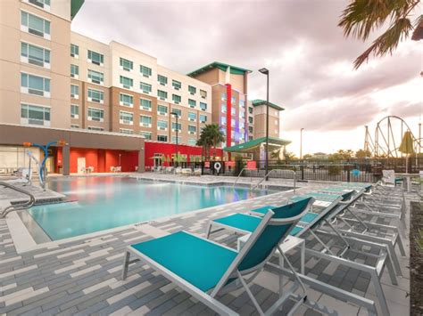 Top 8 Family Hotels Near Seaworld Orlando (Kid-Friendly) – Trips To ...