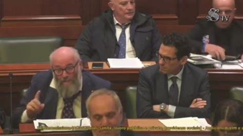 Nico Acampora Di Pizzaut Parla In Senato Le Persone Autistiche