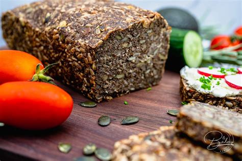 Saatenbrot Körnerbrot Rezept ohne Mehl Low Carb glutenfrei