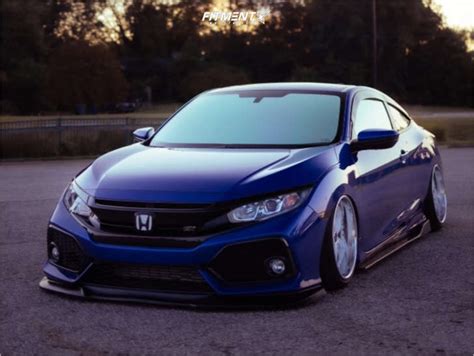 Stanced Honda Si