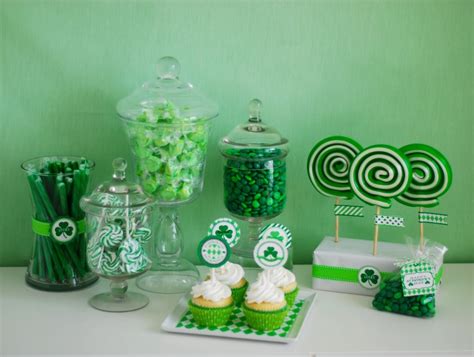 St. Patrick's Day Decorations - Anders Ruff Custom Designs, LLC