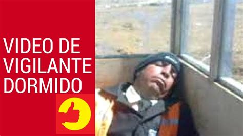 Guardia De Seguridad Durmiendo Que Es Un Vigilante Deberes De Un