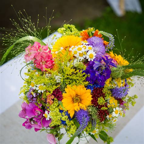 Sommerhochzeit Brautstrau Wiesenblumen Blumenstrau Hochzeit