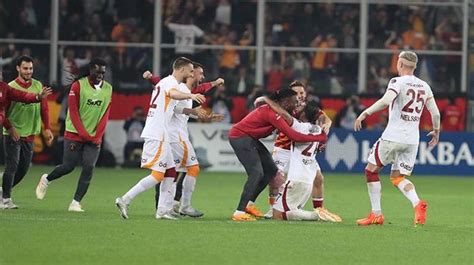 Son Dakika Haberi Te Galatasaray Fenerbah E Derbisi Muhtemel