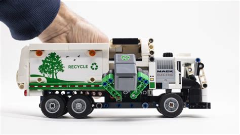 LEGO Technic 42167 Mack LR Electric Garbage Truck review