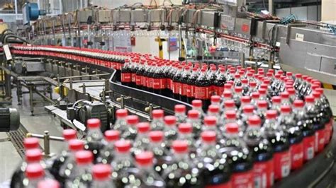 Cómo Se Hacen Las Botellas De Plástico PET De Coca Cola YouTube