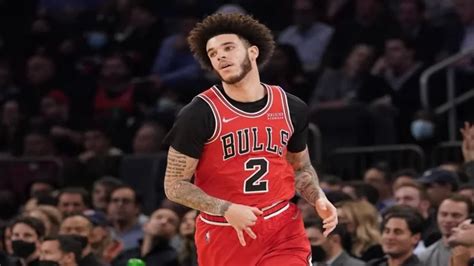 Bulls Sidelines Pg Lonzo Ball Due To Persistent Knee Pain Will Miss