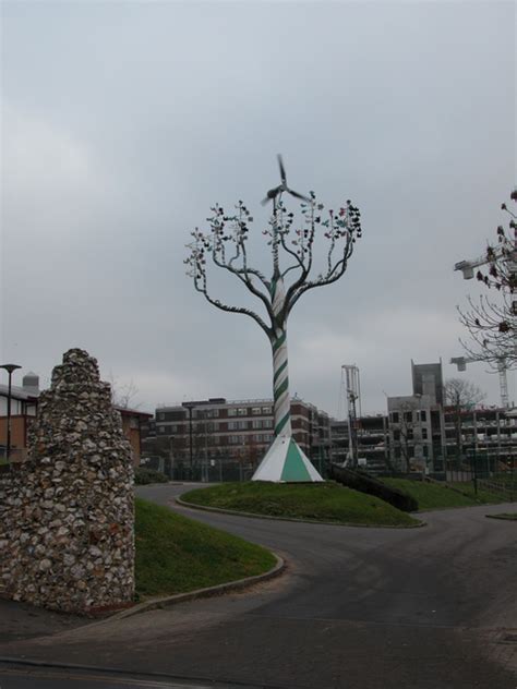 Sculpture At The Wymering Centre Martyn Pattison Cc By Sa 2 0