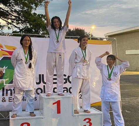 Danna Gabriel el día de hoy gana 2 medallas de oro en Karate Do y