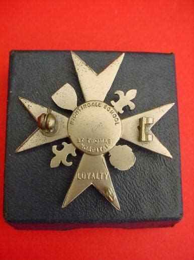 Peters Nursing Collectables Badge Of The Nightingale School Of