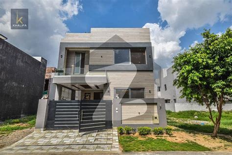 Marla Brand New Modern Design Solid Construction Villa For Sale In