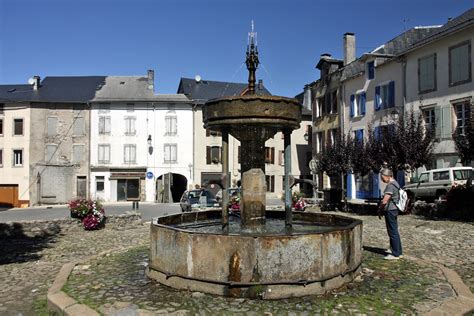 Fontaine des 4 pisseurs à Lacaune 28 8 2014 5 Jean Pakhomoff Flickr