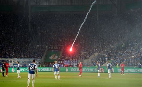 DFB Urteil Eintracht Frankfurt Muss 146 000 Euro Strafe Zahlen