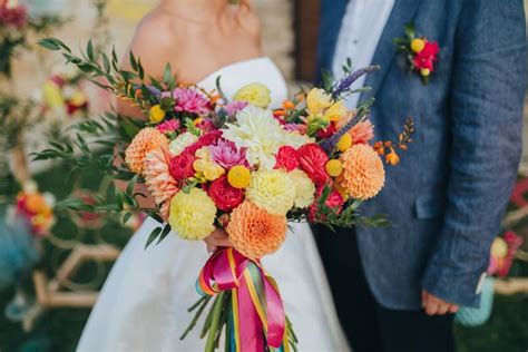 Auffallend Bunter Brautstrau Heiraten Mit Braut De