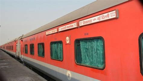 Sealdah Rajdhani Express: ट्रेन में फायरिंग, बाल-बाल बचे लोग, आरोपी गिरफ्तार | इडिया पब्लिक खबर