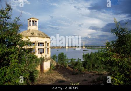 Bridge over the Zambezi river, Tete, Mozambique Stock Photo - Alamy