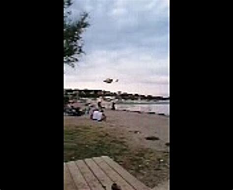 Une femme évacuée par hélicoptère de la plage de Ferrières Vidéo