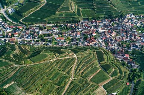 Vogtsburg Im Kaiserstuhl Von Oben Ortsteil Oberbergen In Vogtsburg Im