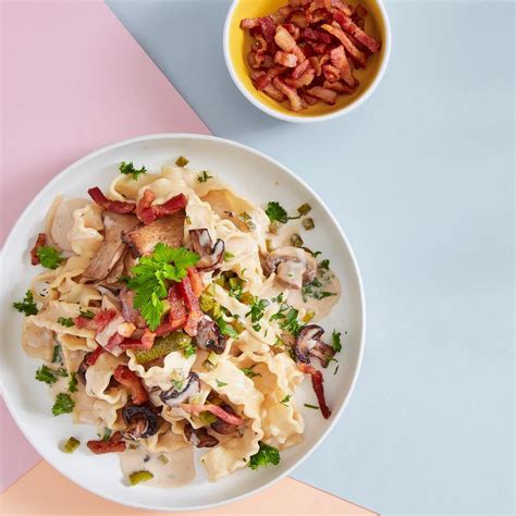 Bandnudeln Stroganoff Mit Speck Rezept Essen Und Trinken