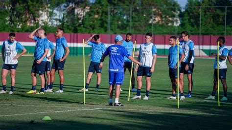 Novo Refor O Do Gr Mio Aparece Treinando Bola E Pode Ser