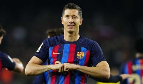 Robert Lewandowski Mau Akhiri Karier Di Barcelona Waktu Pensiun Makin