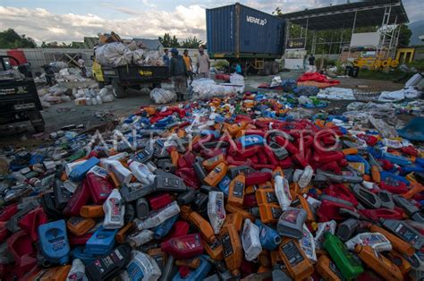 Pengolahan Sampah Plastik Di Palu Antara Foto