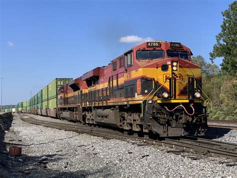 KCS ES44AC 4786 KCS Eastbound Intermodal Train Passes Thro Flickr