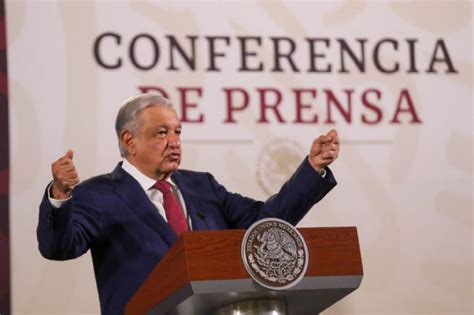 AMLO estrena sección en su conferencia mañanera con su nuevo libro