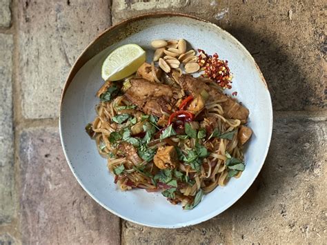 Yummy 30 Minute Vegan Pad Thai Recipe