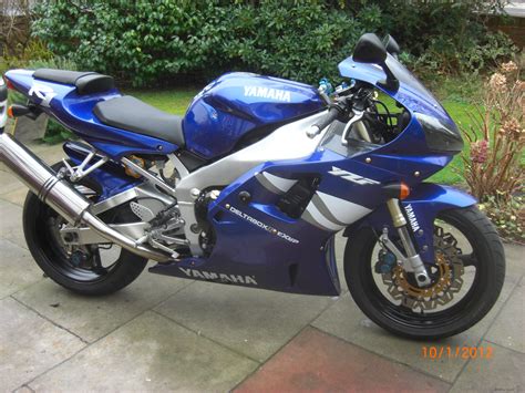 Review Of Yamaha YZF R1 2000 Pictures Live Photos Description