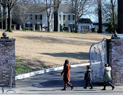 Elvis' grandson Benjamin Keough buried at Graceland - Memphis Local ...