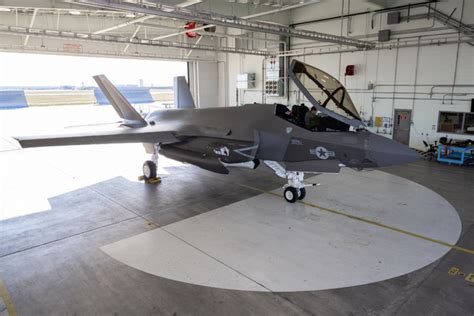 F 35剛造完1000架，殲 20數量在飛速赶上 八闋