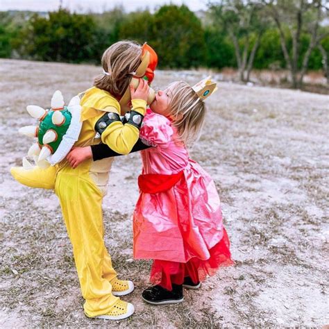 25 Best Sister Halloween Costumes for Adults