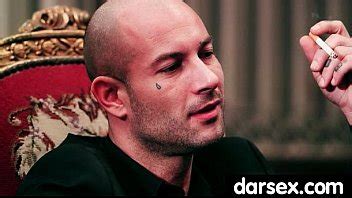 La Experta Lengua De Babe Sube Y Baja Sobre Una Polla XVIDEOS