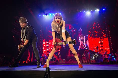 Taylor Swift Performs At Singapore Indoor Stadium Hawtcelebs