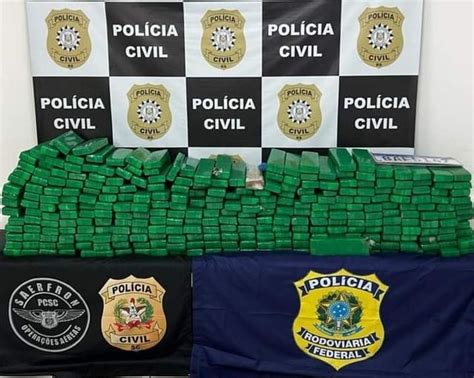 For As Policias Apreendem Mais De Quilos De Maconha Em Ve Culo