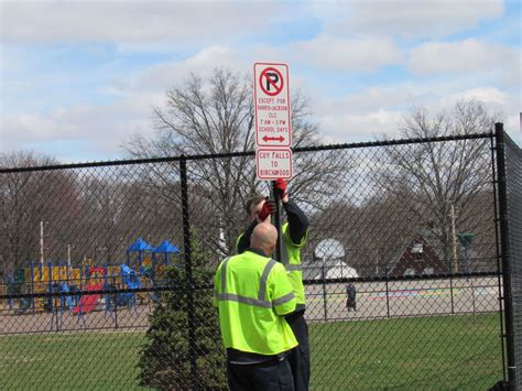 Akron posts new no-parking signs near Harris-Jackson CLC after ...