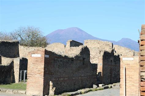 Via DellAbbondanza North Side At VII 14 14 Pompeii On Left