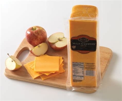 Private Selection® Mild Cheddar Cheese Fresh Sliced Deli Cheese 1 Lb