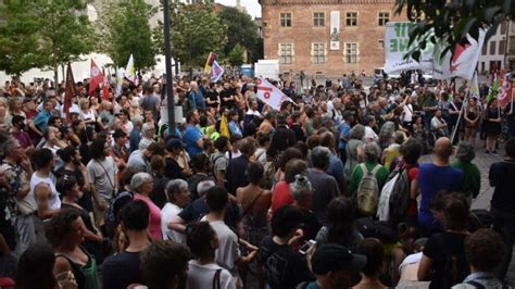 Nous Sommes Tous Les Soulèvements De La Terre Des Milliers De