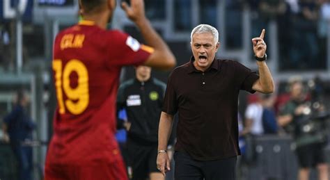 Roma Mourinho Sorride Contro L Inter Una Squadra A Chilometro Zero