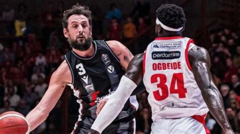 Live Lba La Virtus Bologna Si Prende I Due Punti A Pistoia