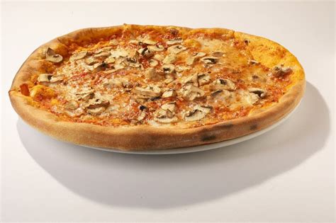 Pizza De Champignon De Couche Pizza De Champignon De Paris Image