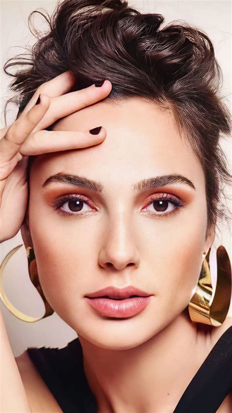 Beautiful Gal Gadot Closeup Photoshoot 4K Ultra HD Mobile Phone Wallpaper