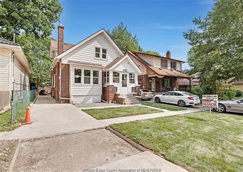 3165 Donnelly St Windsor On N9c 1m3 Zillow