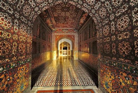 Top 8 Stunning Facts about the Tomb of Jahangir