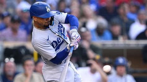 Freeman Rosario And Betts Homer To Back Lynn In The Dodgers 8 2 Win