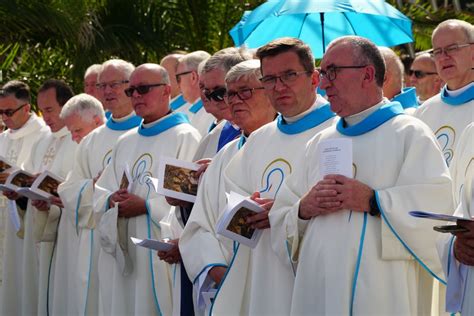 Koronacja obrazu Matki Bożej z Dzieciątkiem w Smolicach Archidiecezja