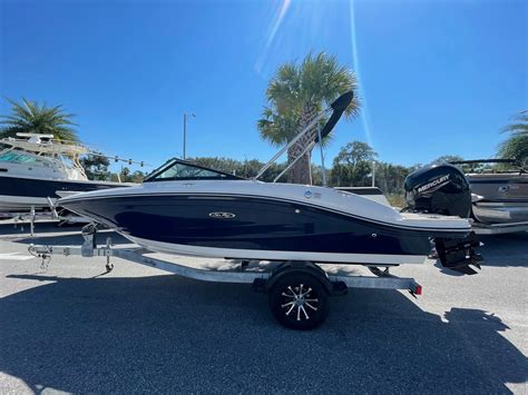 Sea Ray Spx Outboard Runabout For Sale Yachtworld