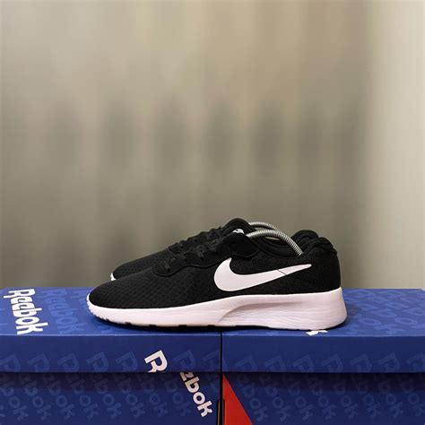 44 Sepatu Lari Running Gym Nike Second Bekas Nike Tanjun Black White